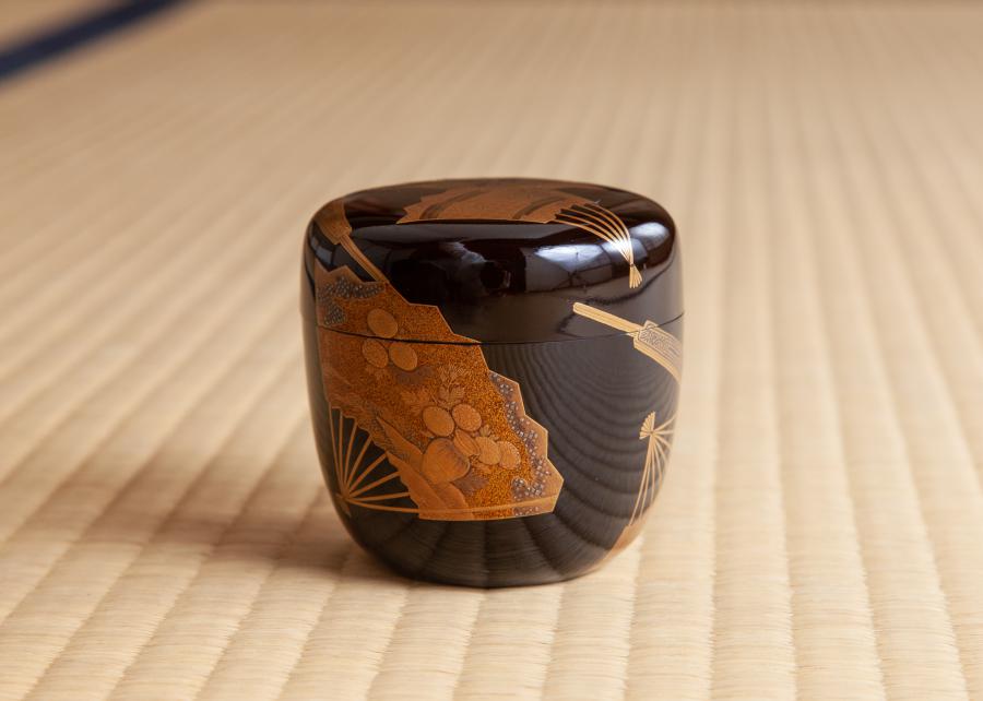 茶道具賞玩『春正作 扇面蒔絵棗』｜茶の美