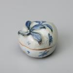 染附桃香合 画像